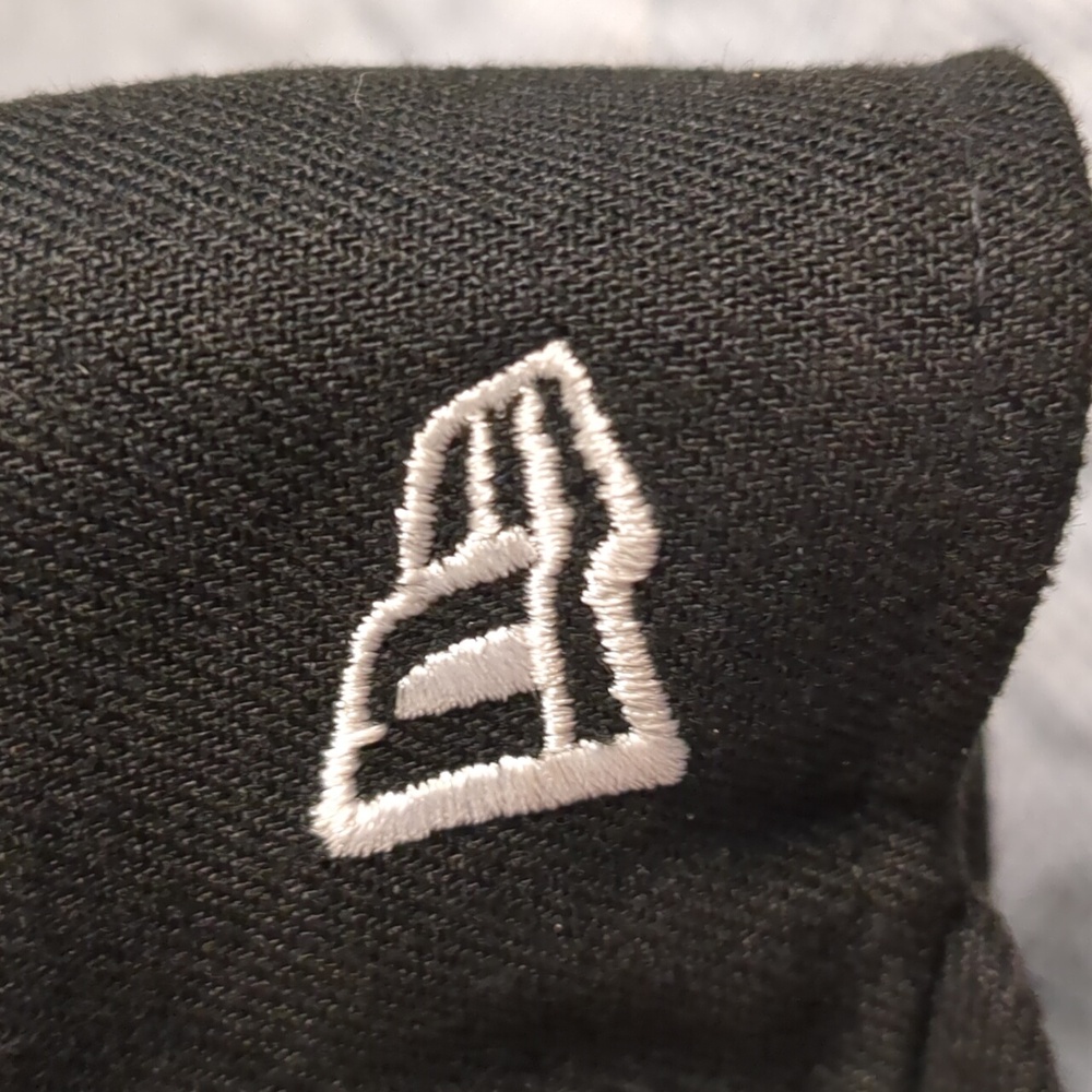 New Era Black Cap with White Embroidered Logo - Picture 13 of 16